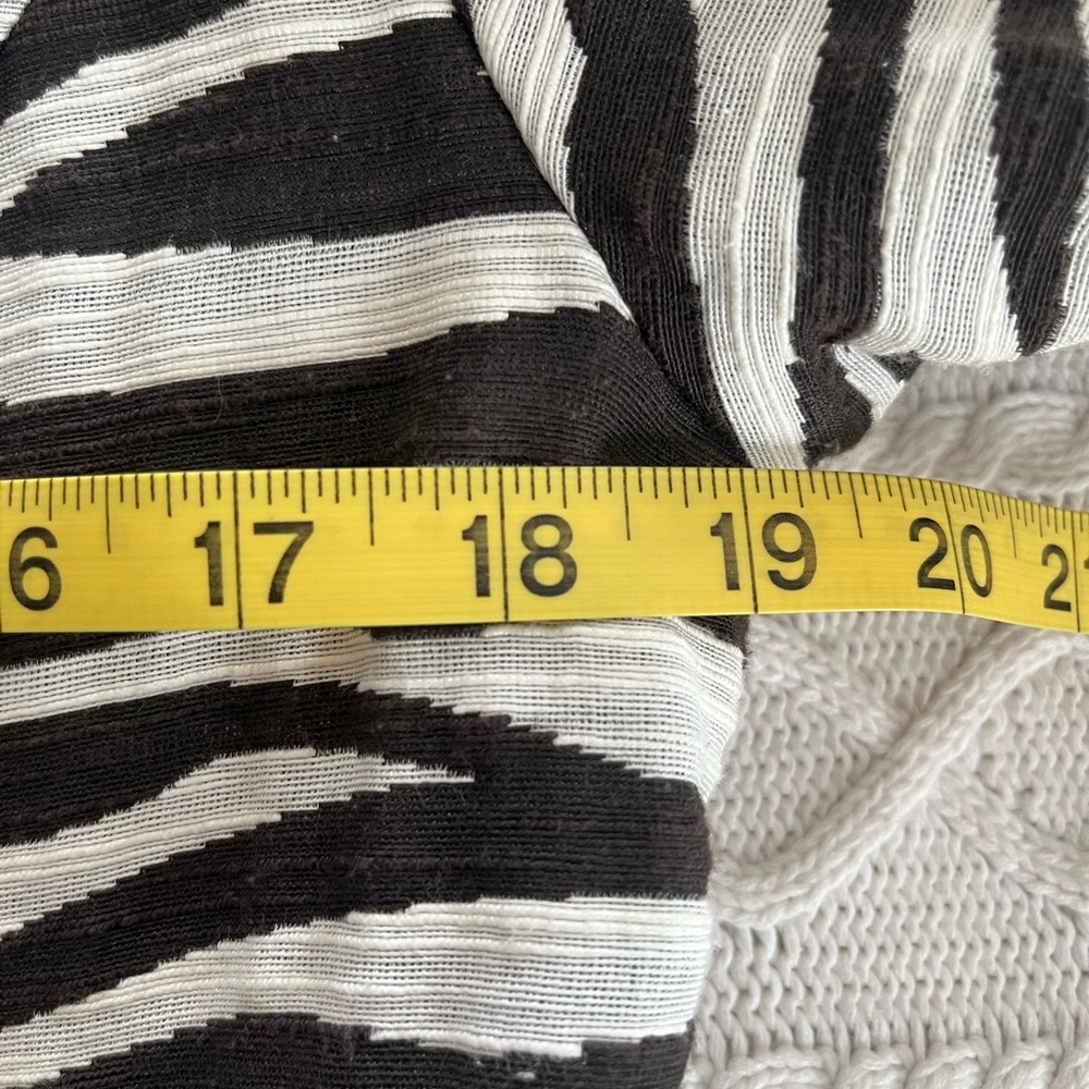 Chico's Black and White Zebra Blazer with Hook Closures Women’s Size Medium - Picture 8 of 11